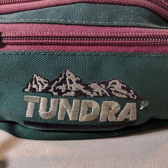 Vintage Tundra Fanny Pack Green Purple 3 Pockets Adjustable Bag Outdoor Hiking - Picture 2 of 12